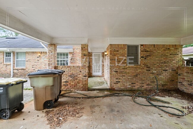 Building Photo - Spacious 4BR/2.5BA West Mobile Home – Room to Grow in a Convenient Location!