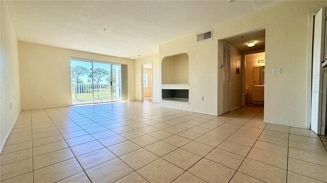 Building Photo - 13839 Fairway Island Dr