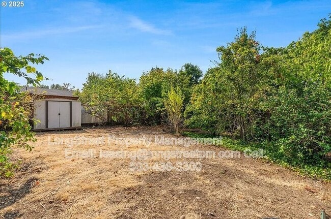 Building Photo - 2915 NE Fremont Dr