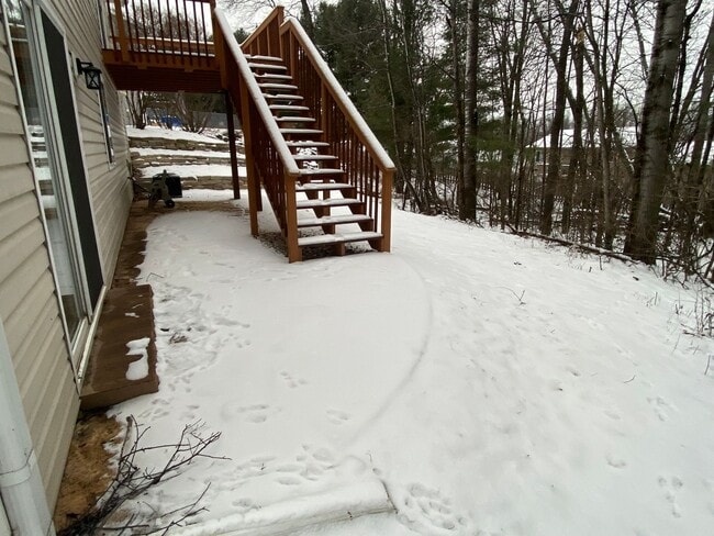 Building Photo - Updated 4-Bedroom, 3-Bath Home with Walk-Out Basement