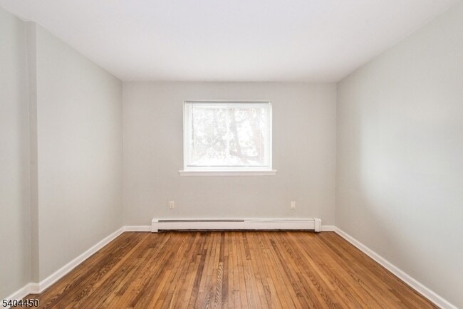 Building Photo - 191 N Beverwyck Rd