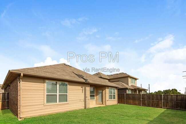 Building Photo - 1120 Salem Dr