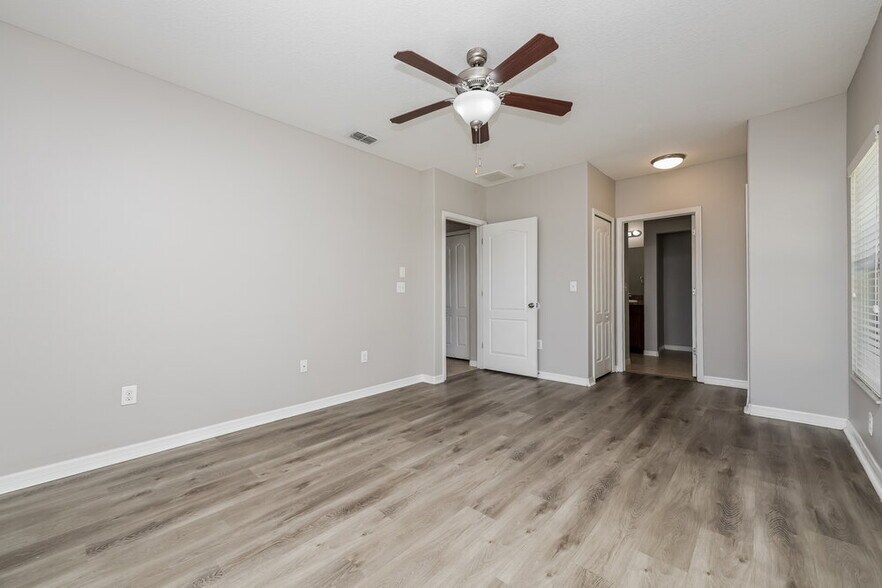 Building Photo - 1121 Seminole Sky Dr