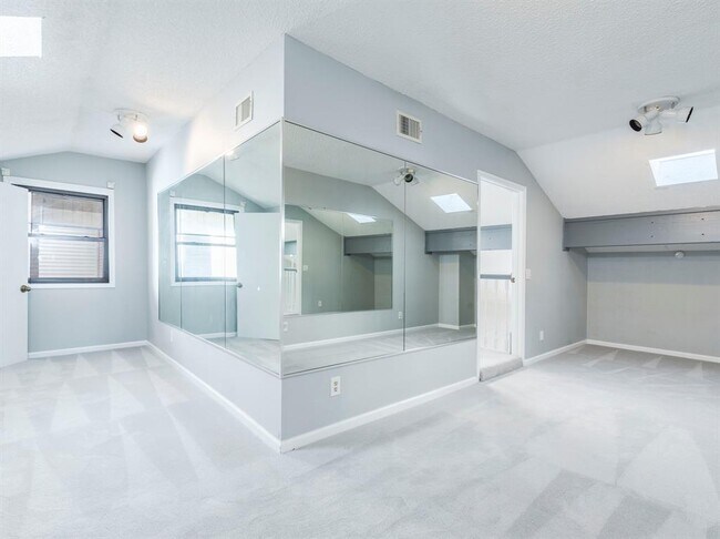 Building Photo - 3214 Foster Ln