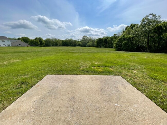 Building Photo - Spring Hill Gem in a Wonderful Location!