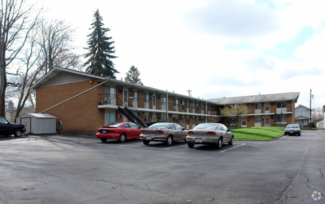 Primary Photo - Ellet Ave Apartments