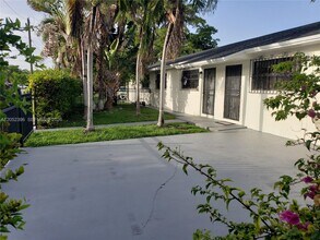 Building Photo - 2998 NW 30th St