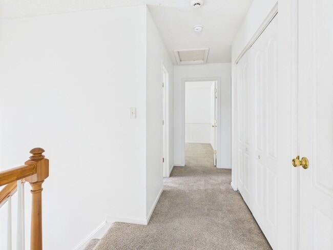 Building Photo - Stunning 4-Bedroom, 2.5-Bathroom Home in t...