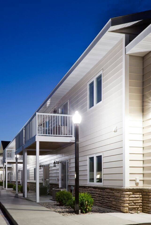 Building Photo - 905 3rd St NE