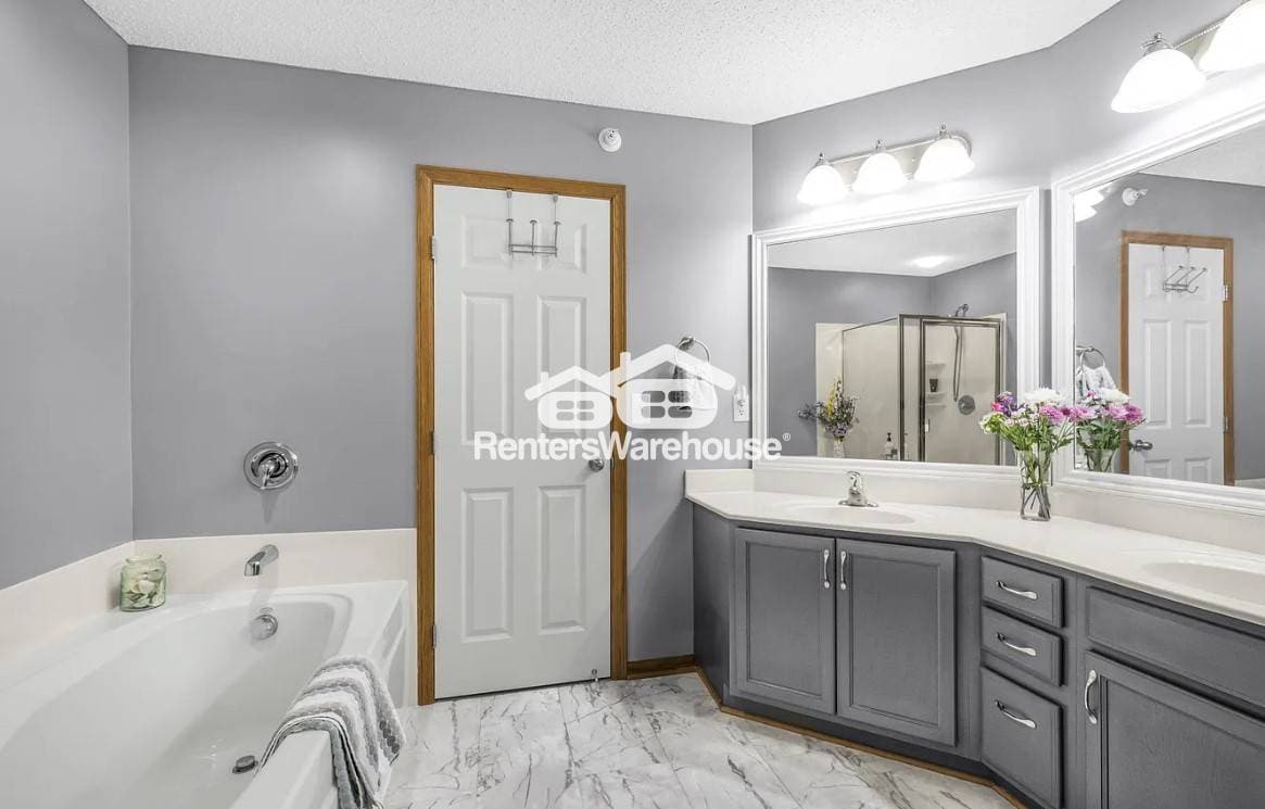 Building Photo - 14649 Sapphire Way