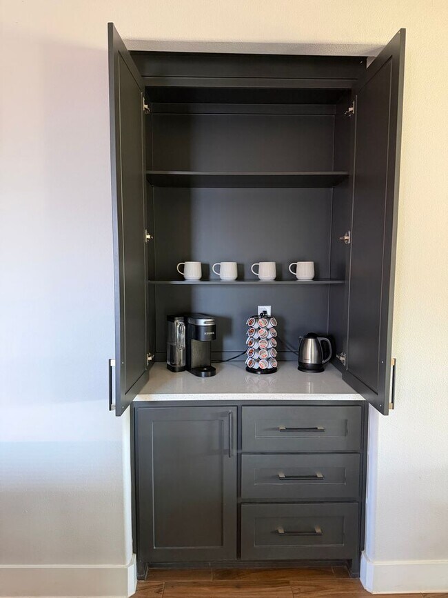 Building Photo - 9814 Angel Bend