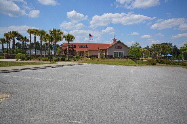 Building Photo - Executive Home in Convenient Location