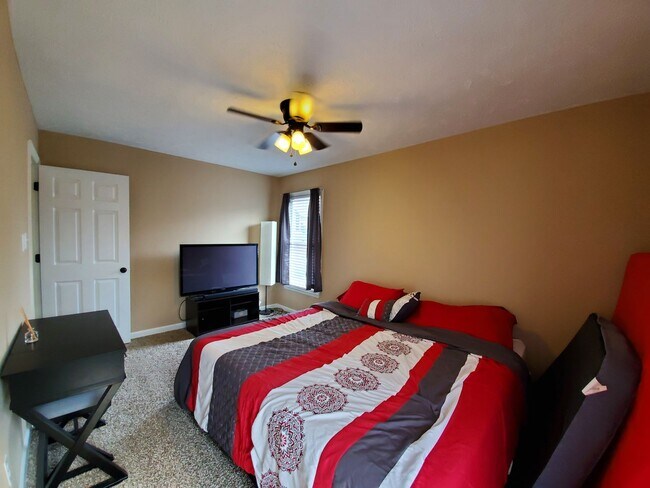 Building Photo - 6786 Candlewood Dr