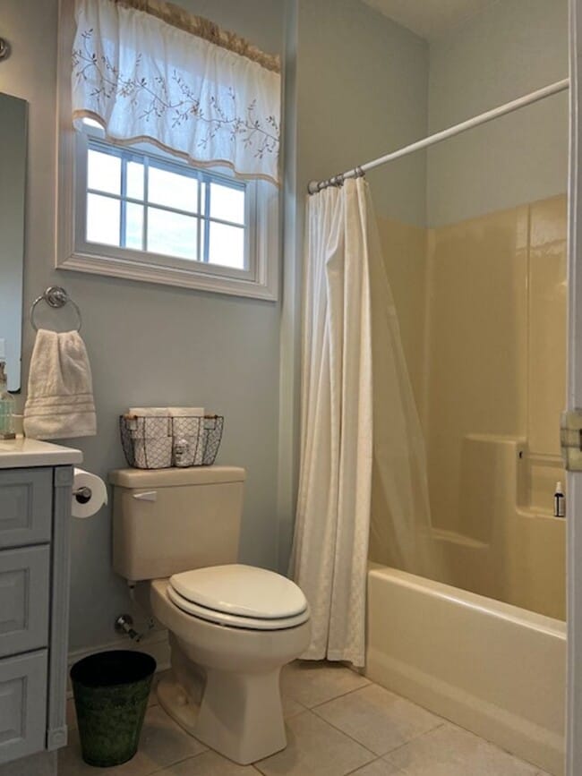 Building Photo - Single Family Home with Breathtaking Views