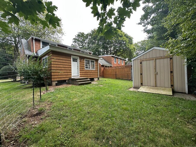Building Photo - 31 Cottage Pl
