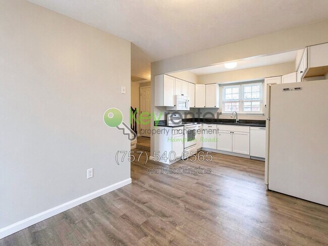 Building Photo - 810 Huntly Dr