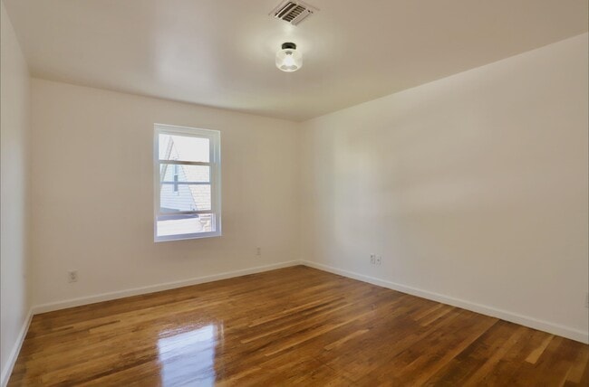 Building Photo - 6207 Newkirk Ave