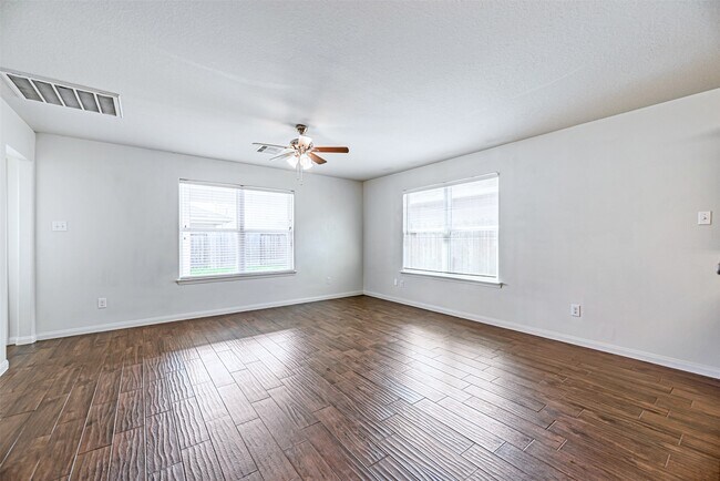 Building Photo - 11207 Hall Pines Ct