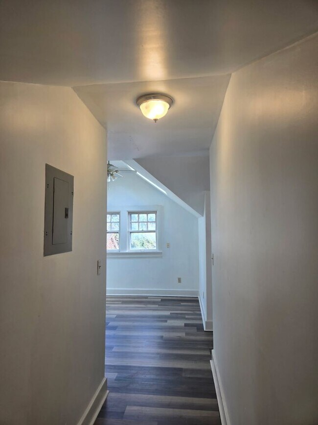 Building Photo - 3746 W 39th St