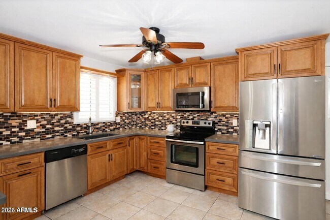 Building Photo - 7541 N 35th Dr