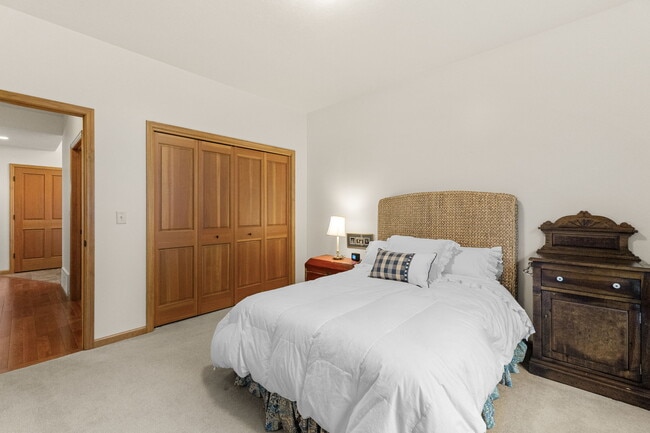 Building Photo - 3300 Graf St