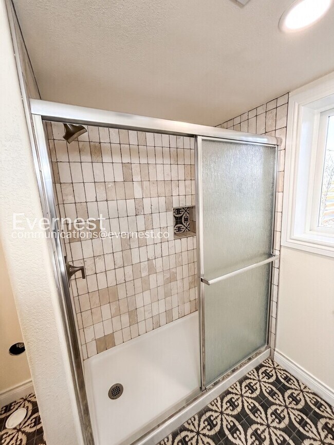 Building Photo - 268 S Garfield St