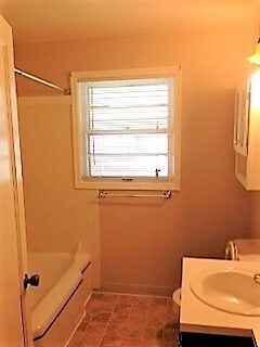 Building Photo - l1127