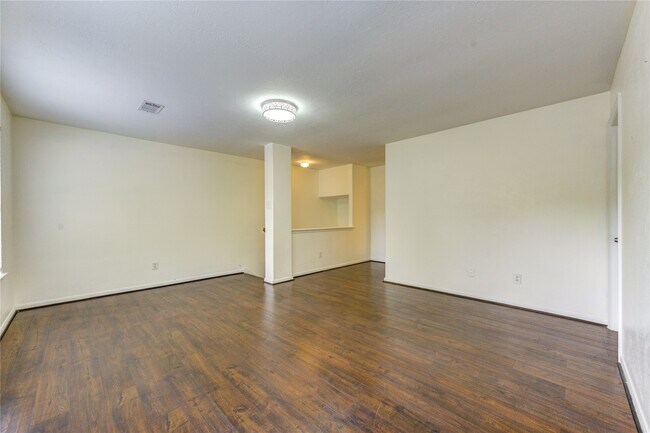 Building Photo - 1215 Whisper Trace Ct