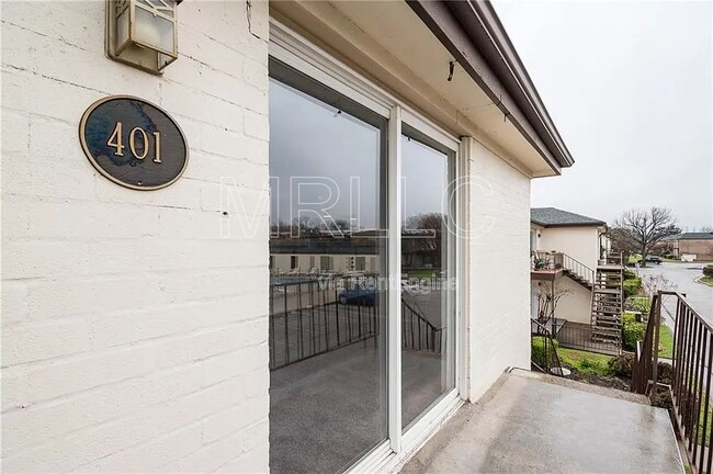 Building Photo - 4012 Ridglea Country Club Dr