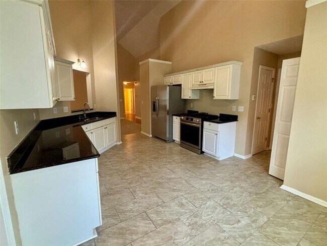 Building Photo - 540 Chandon Way