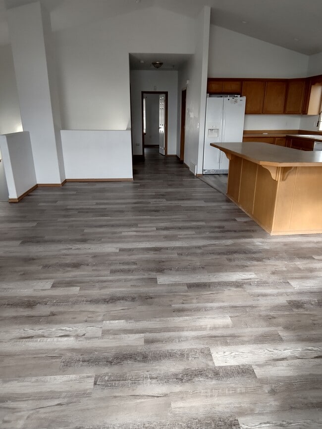 Building Photo - 1012 West Dr