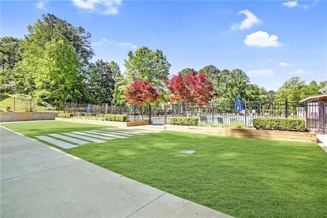 Building Photo - 3981 Longview Dr