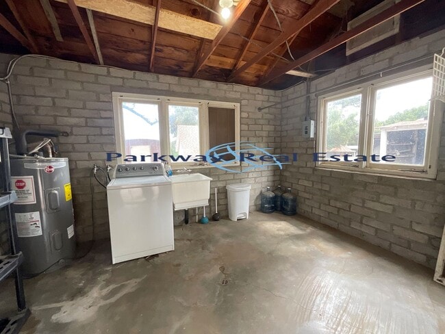 Building Photo - Charming 3 Bedroom House in East Alpine