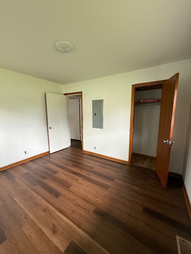 Building Photo - 275 Bellmeade Dr