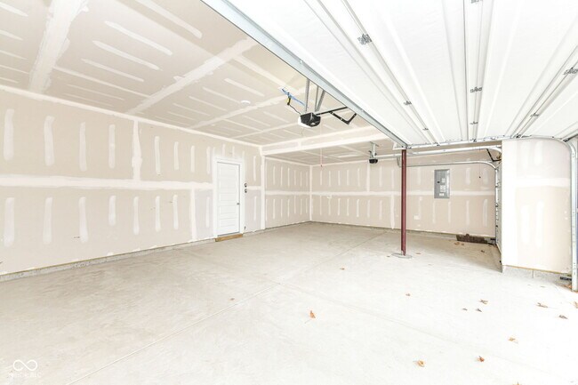 Building Photo - 16913 Sherwin Ct