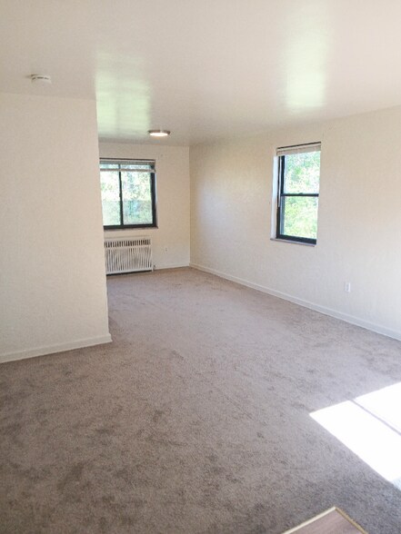 Building Photo - 472 Hoodridge Dr