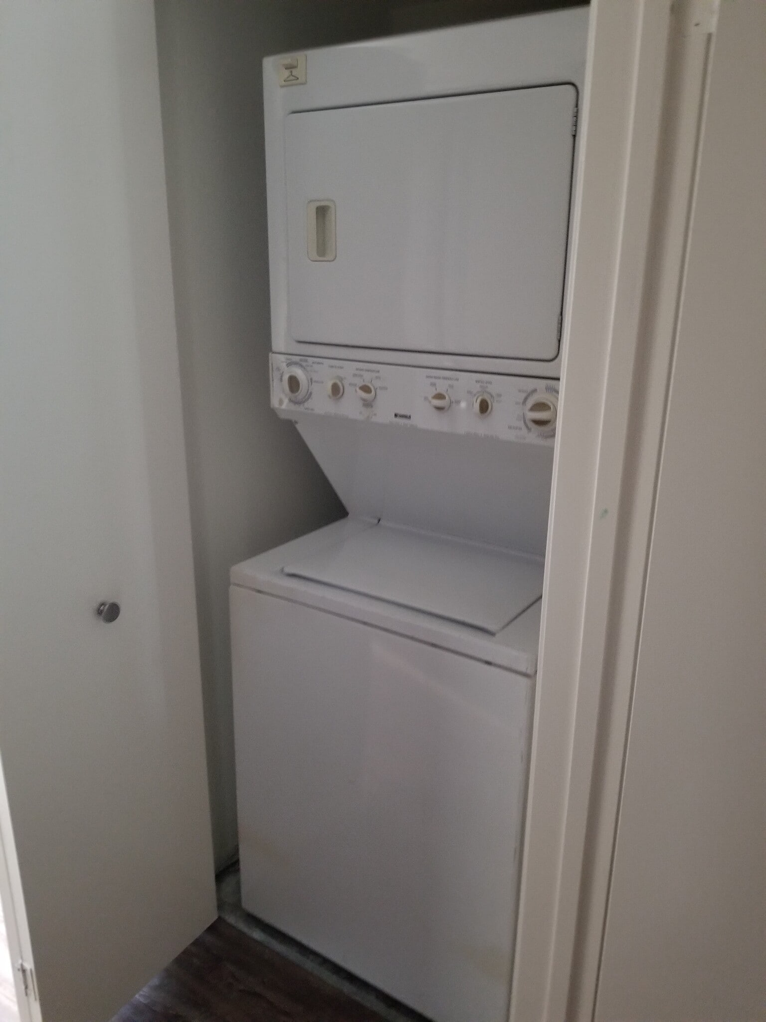 Building Photo - 8070 W Russell Rd