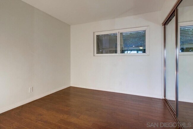 Building Photo - 3997 Crown Point Dr