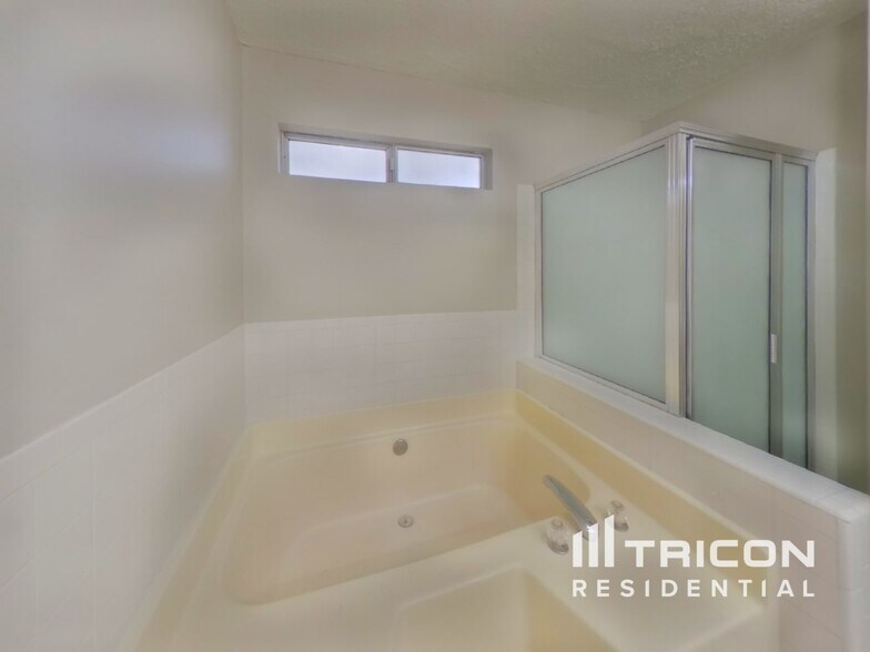 Building Photo - 9617 Kenneth Glenn Dr