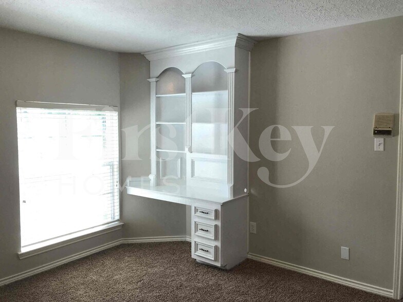 Building Photo - 12906 Elmington Ct