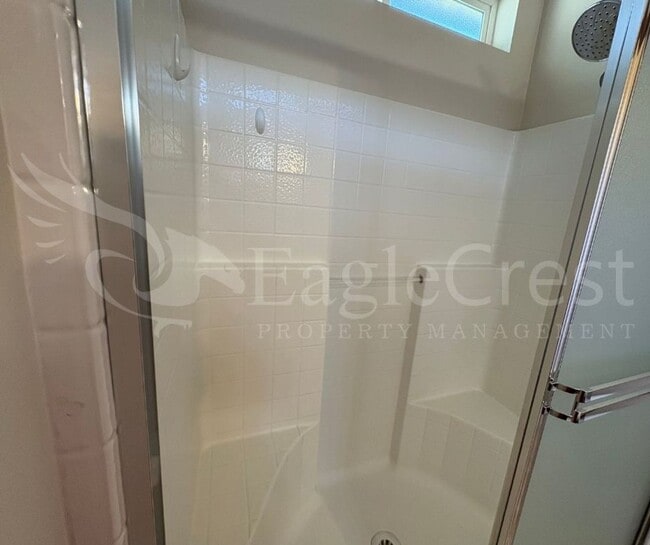 Building Photo - Three Bedroom, Two Bathroom House in Chape...