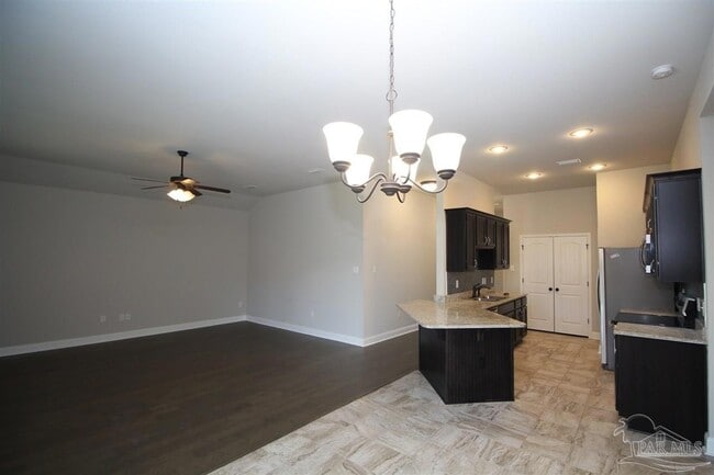 Building Photo - 8809 Bellawood Cir