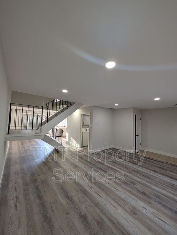 Building Photo - 4068 Weymouth Ln