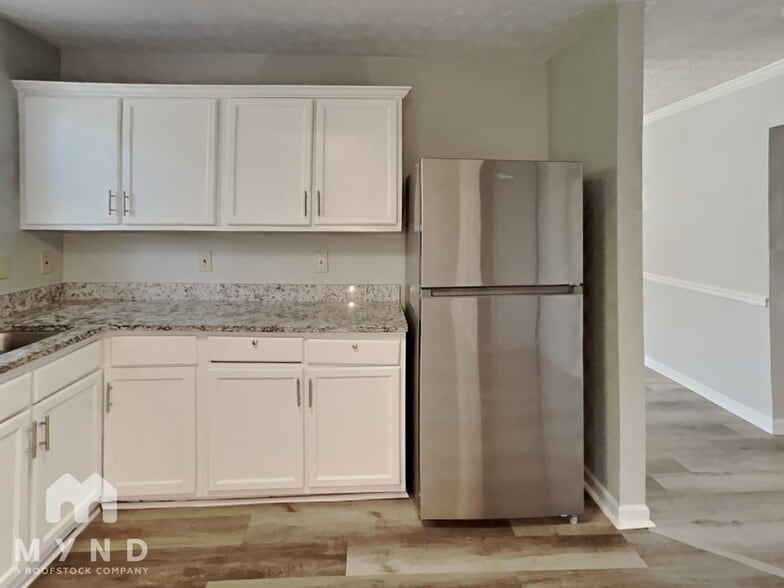 Building Photo - 605 Kings Pl
