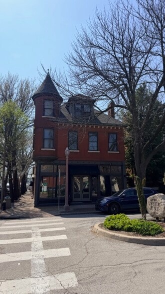 Building Photo - 4400 Laclede Ave