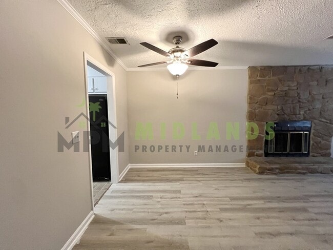 Building Photo - 204 S Cromwell St