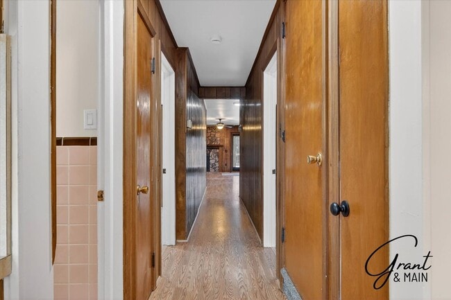 Building Photo - 3 bedroom 2 bath