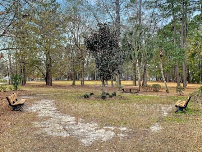 Building Photo - 7770 Park Gate Dr