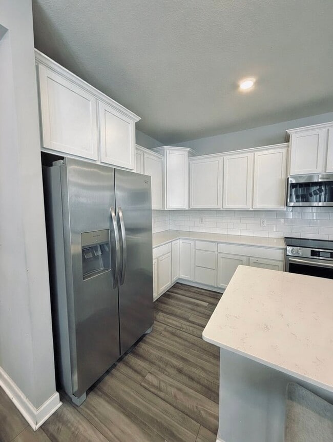 Building Photo - Beautiful New Construction 5bed 4bath Home in Otsego