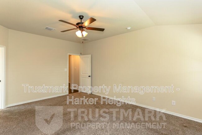 Building Photo - 5610 Fenton Ln